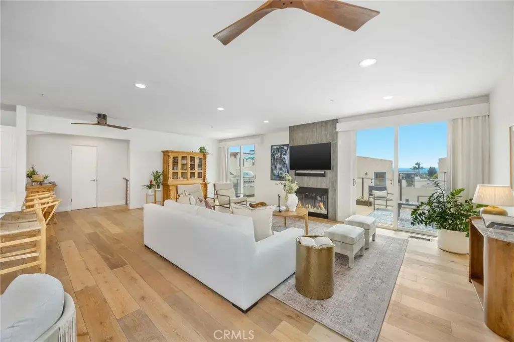 647 2nd Street, Hermosa Beach