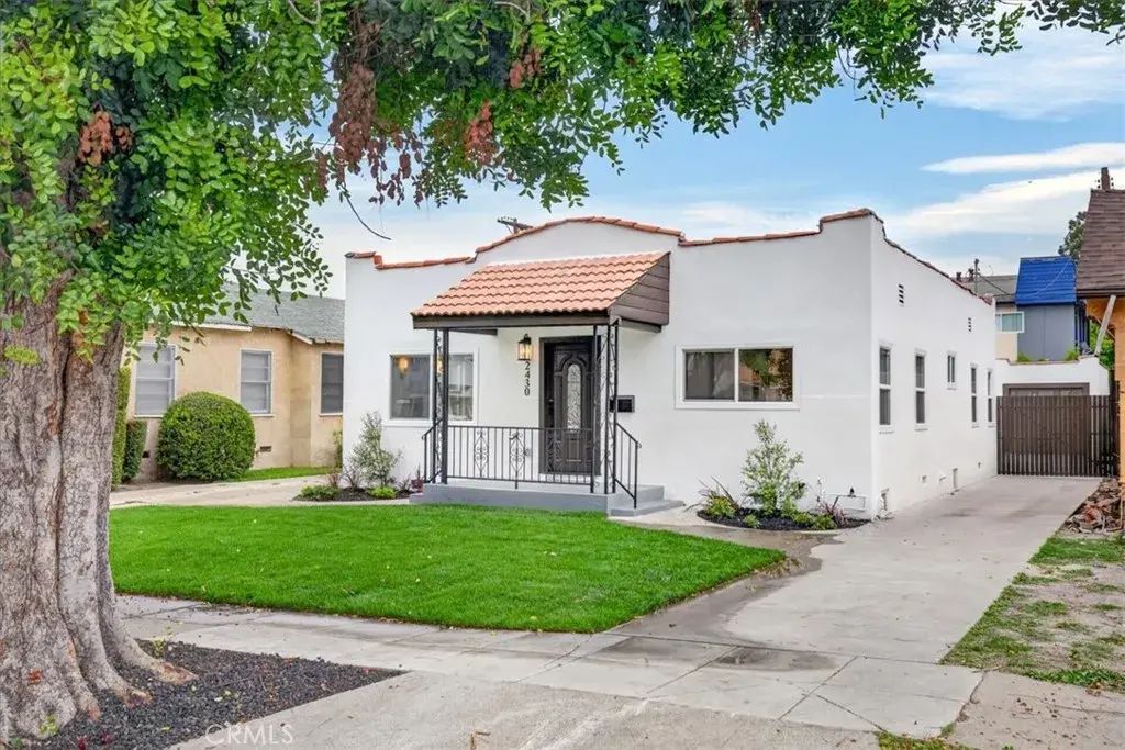 2430 S Cochran Avenue, Los Angeles