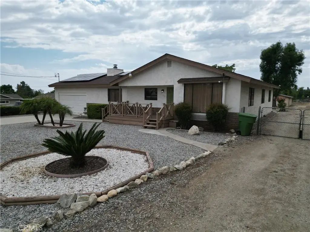 10123 Live Oak, Cherry Valley