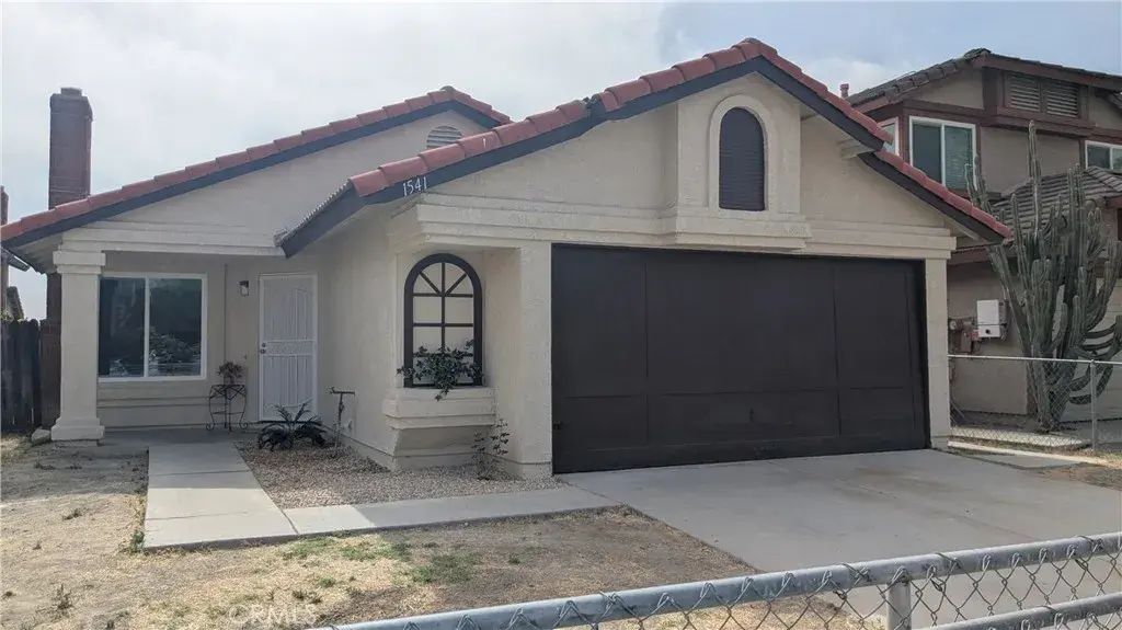 1541 Apple Creek, Perris