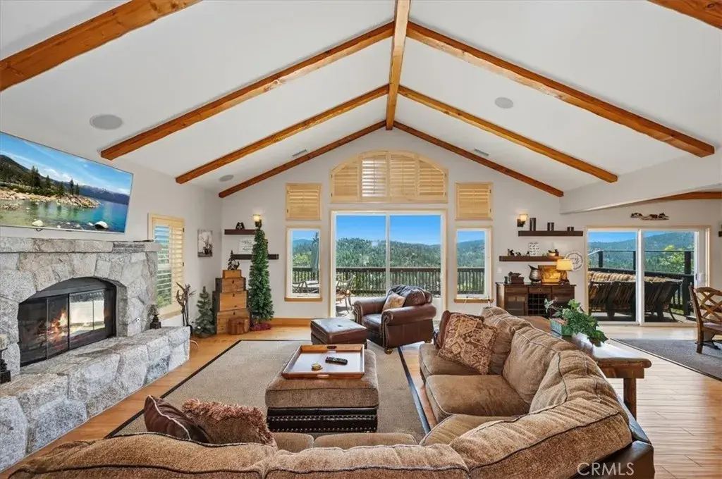 885 Del Norte, Lake Arrowhead