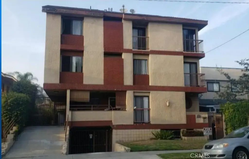 415 W Stocker Street 102, Glendale