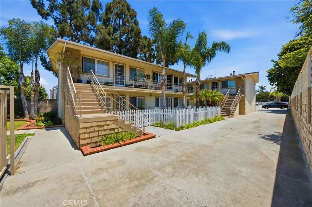 1920 Wallace Avenue, Costa Mesa