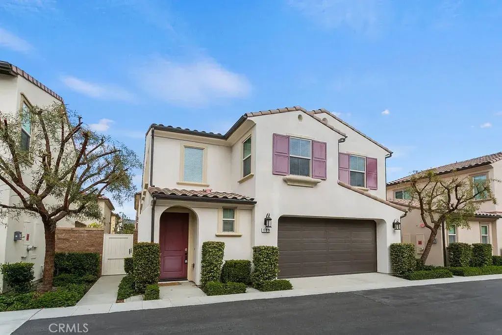 109 Bright Poppy, Irvine