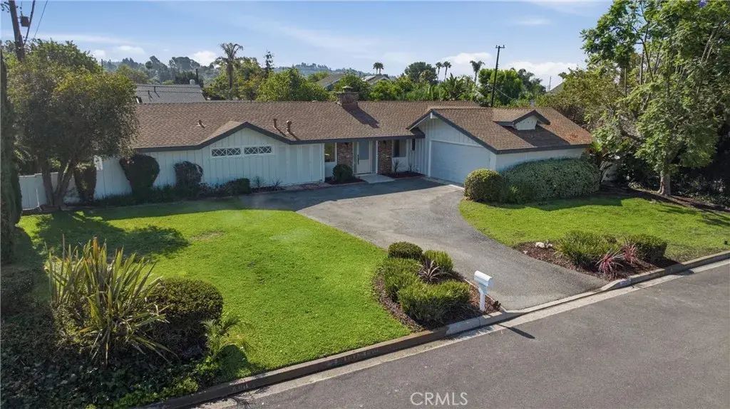 13032 Earlham, North Tustin