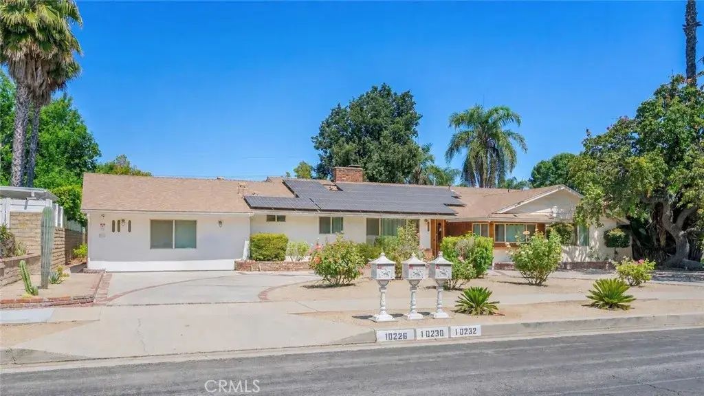 10228 Encino Avenue, Northridge