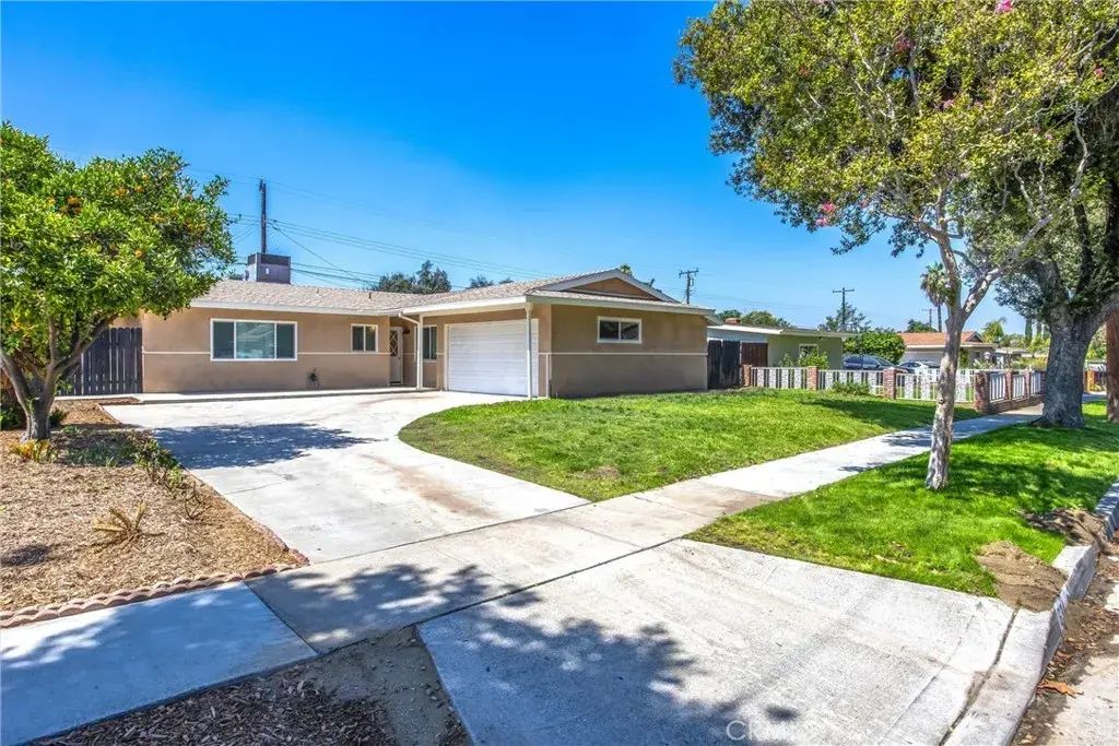 634 E Pioneer, Redlands