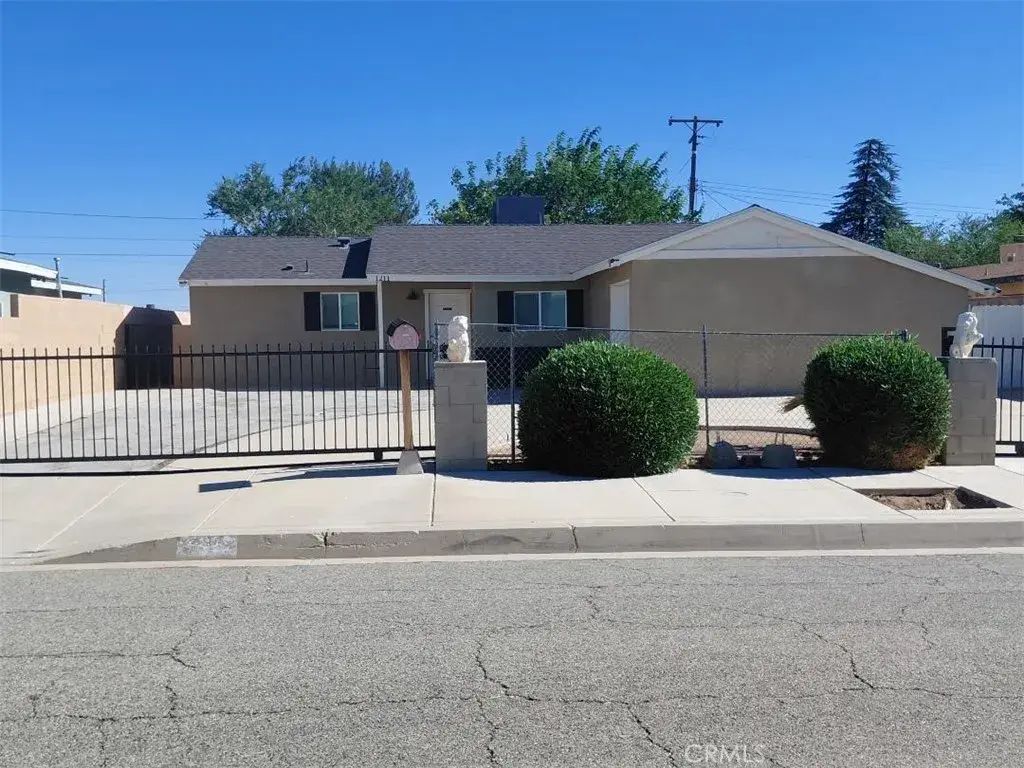 1211 E Avenue R3, Palmdale