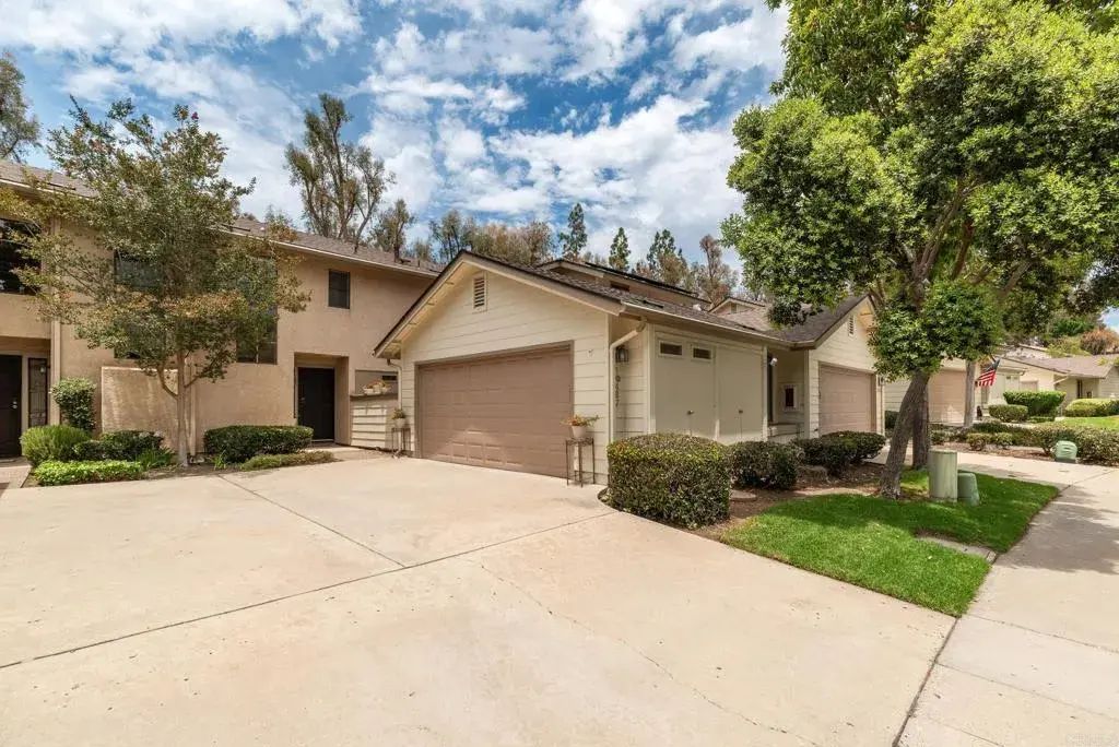 10487 Crosscreek, 