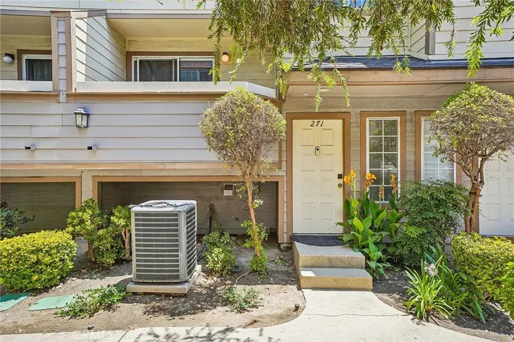 11150 Glenoaks Boulevard 271, Pacoima