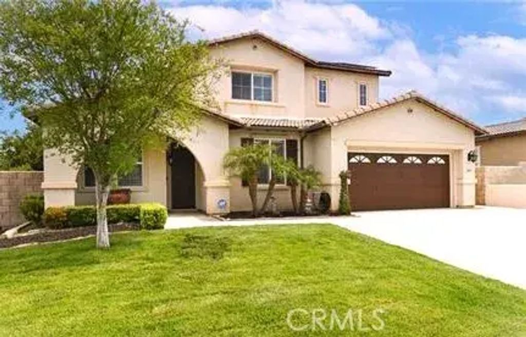 380 Monument, Perris