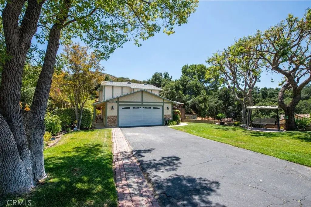 25023 Everett, Newhall