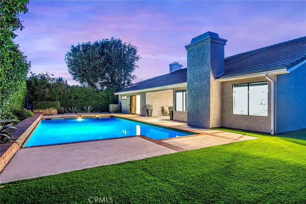 29022 Freshwater, Agoura Hills
