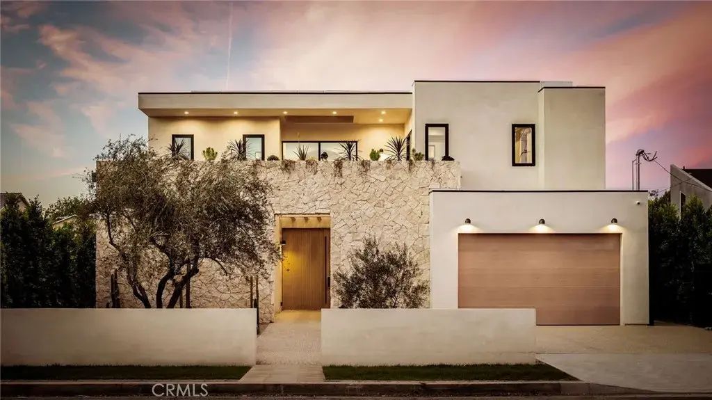 15447 Huston, Sherman Oaks