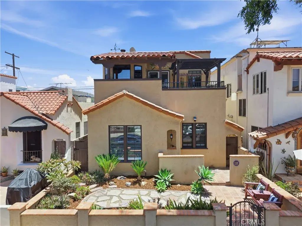 118 Glendora Avenue, Long Beach