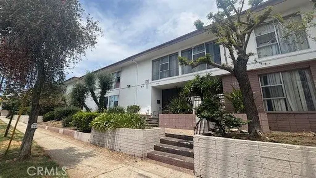 13040 Dronfield 12, Sylmar