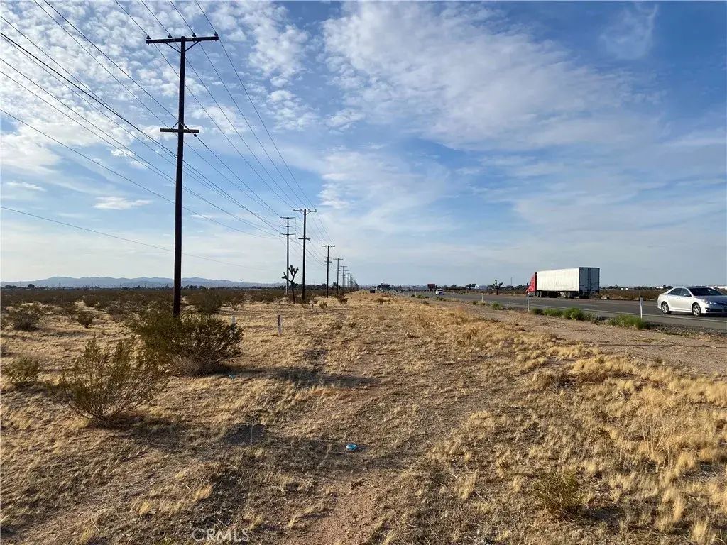 Hwy 395, Adelanto