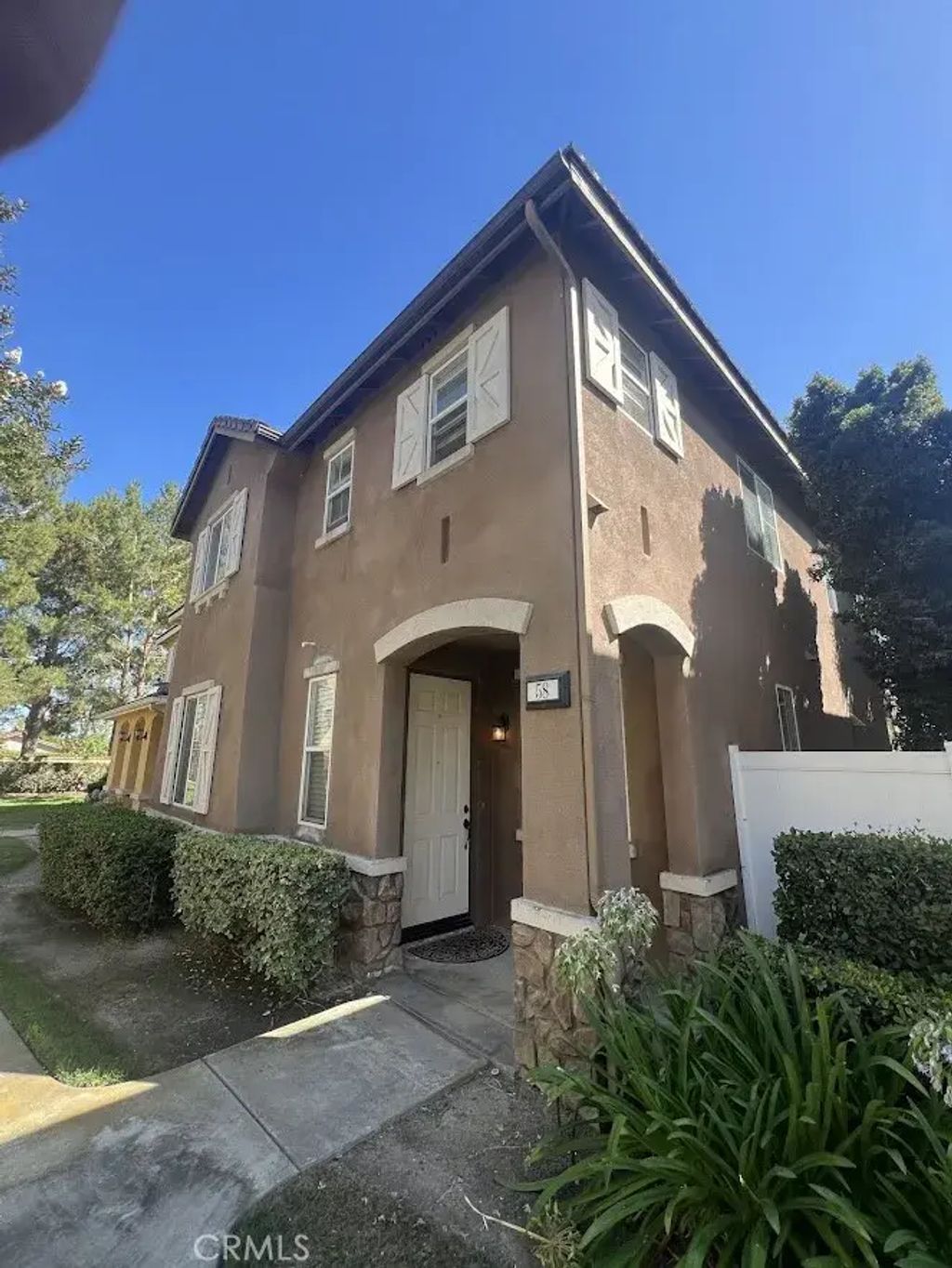 58 Royal Victoria, Irvine