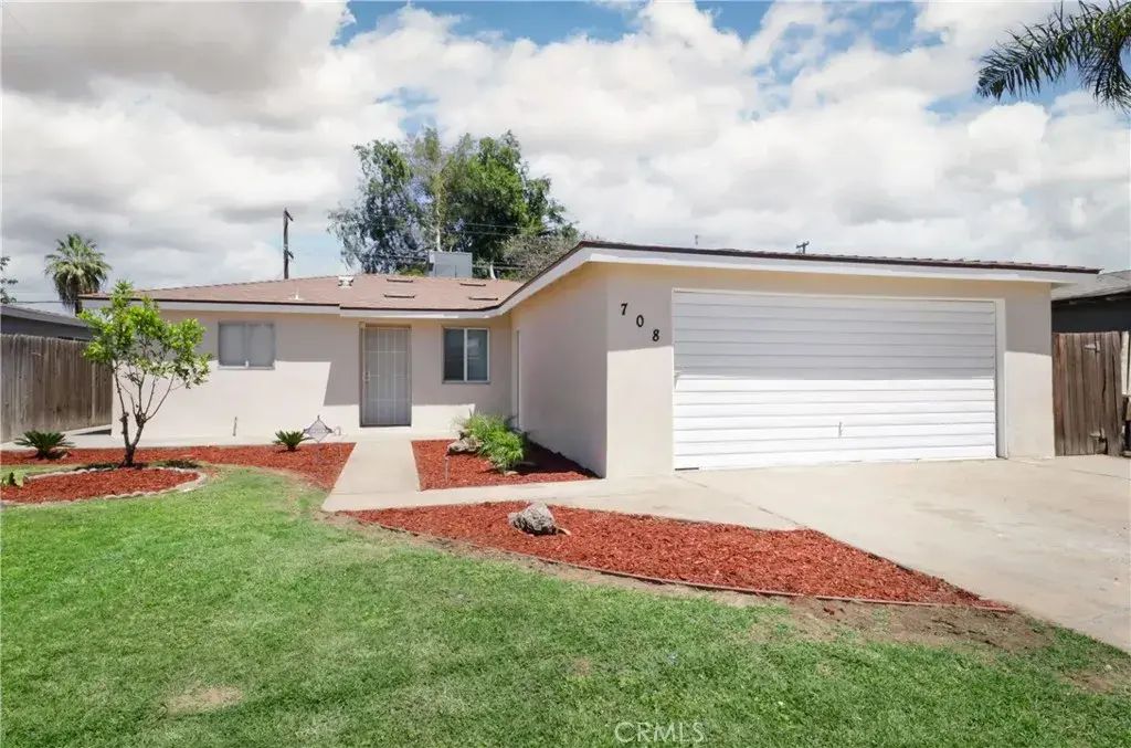 708 Delfino, Bakersfield