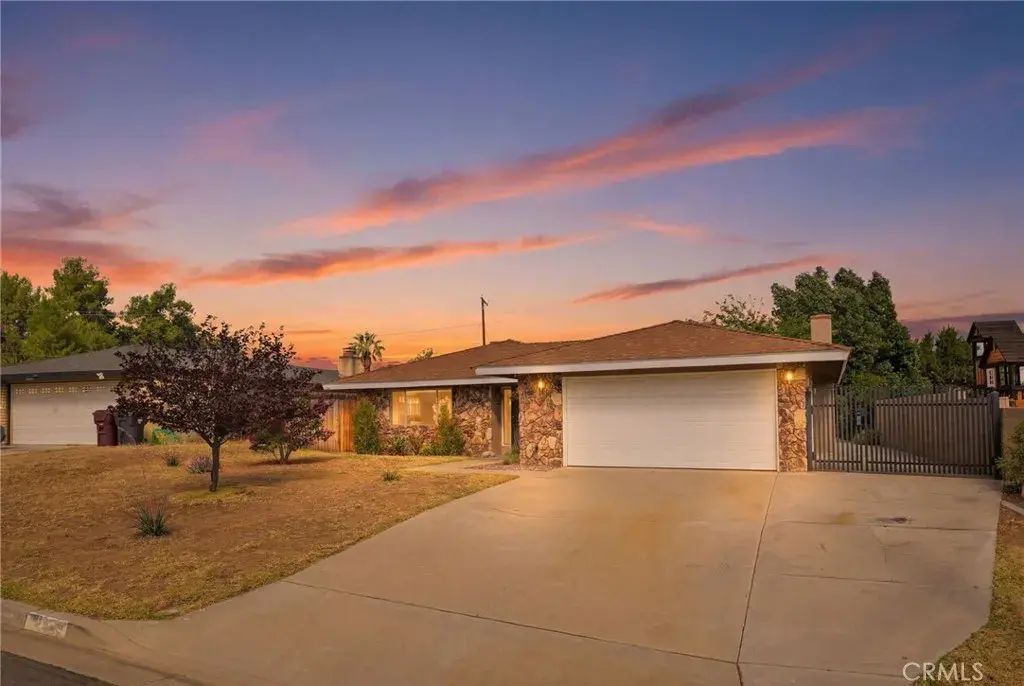27195 Aurora, Hemet