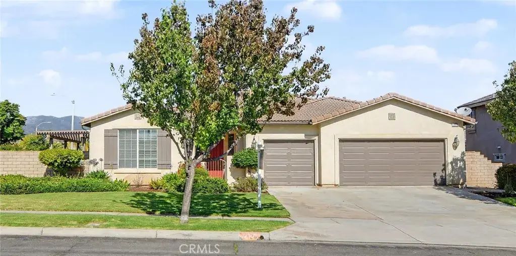 2426 Mary Clare, Corona
