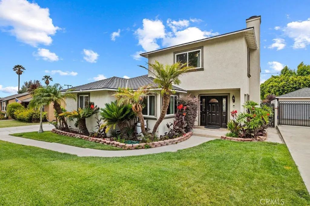 8433 California, Whittier