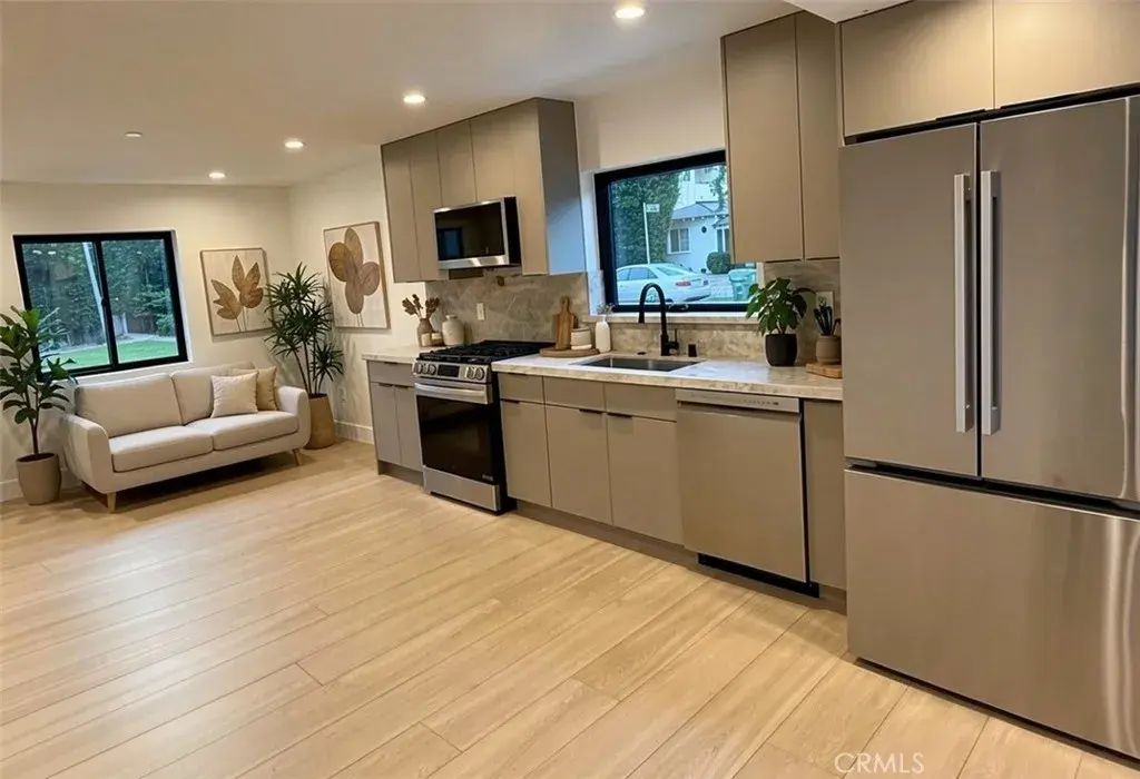 12820 Bloomfield Street, Studio City