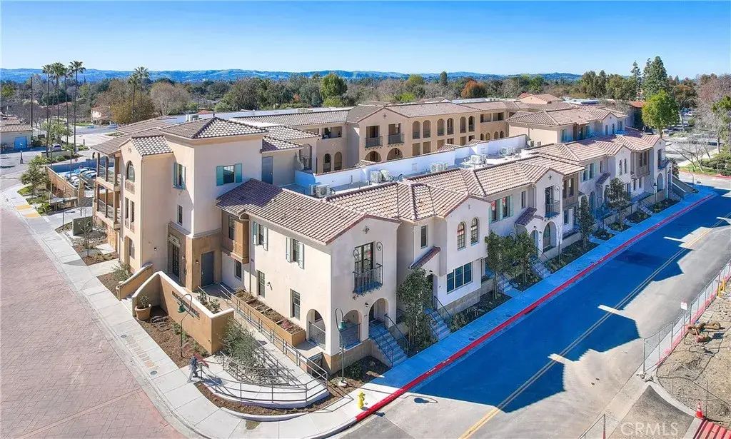 501 W Foothill Boulevard 201, Claremont