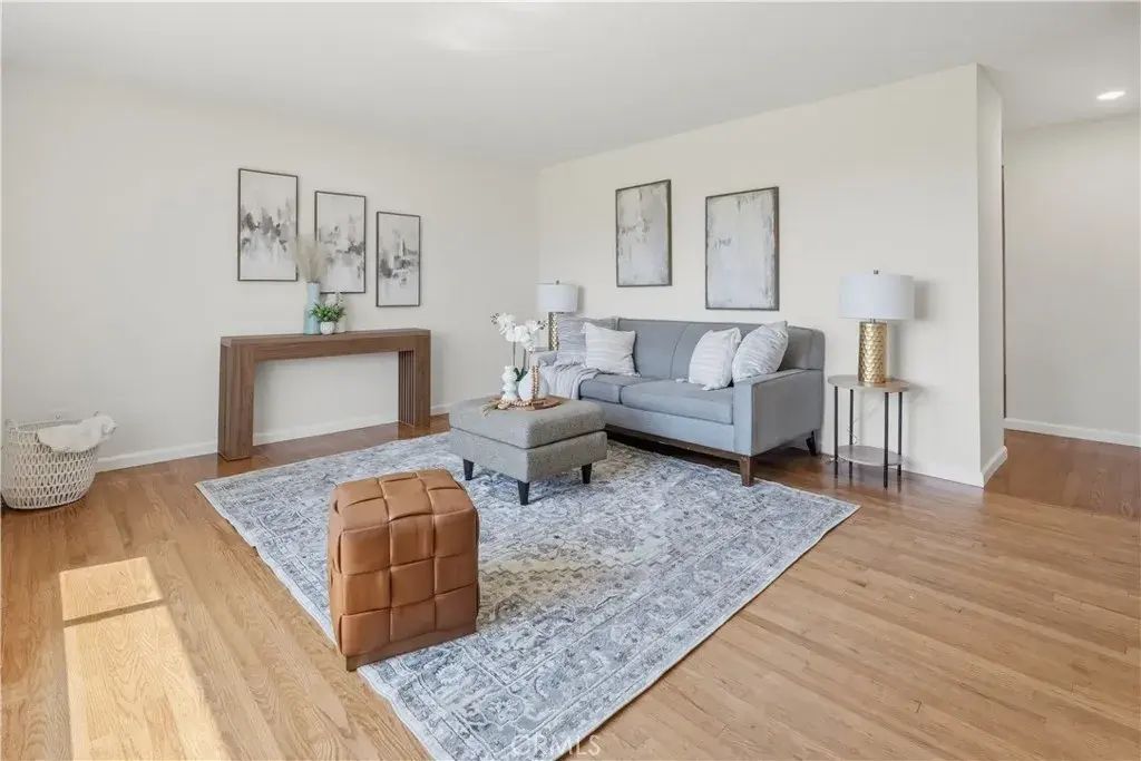 7800 Lippizan, Jurupa Valley