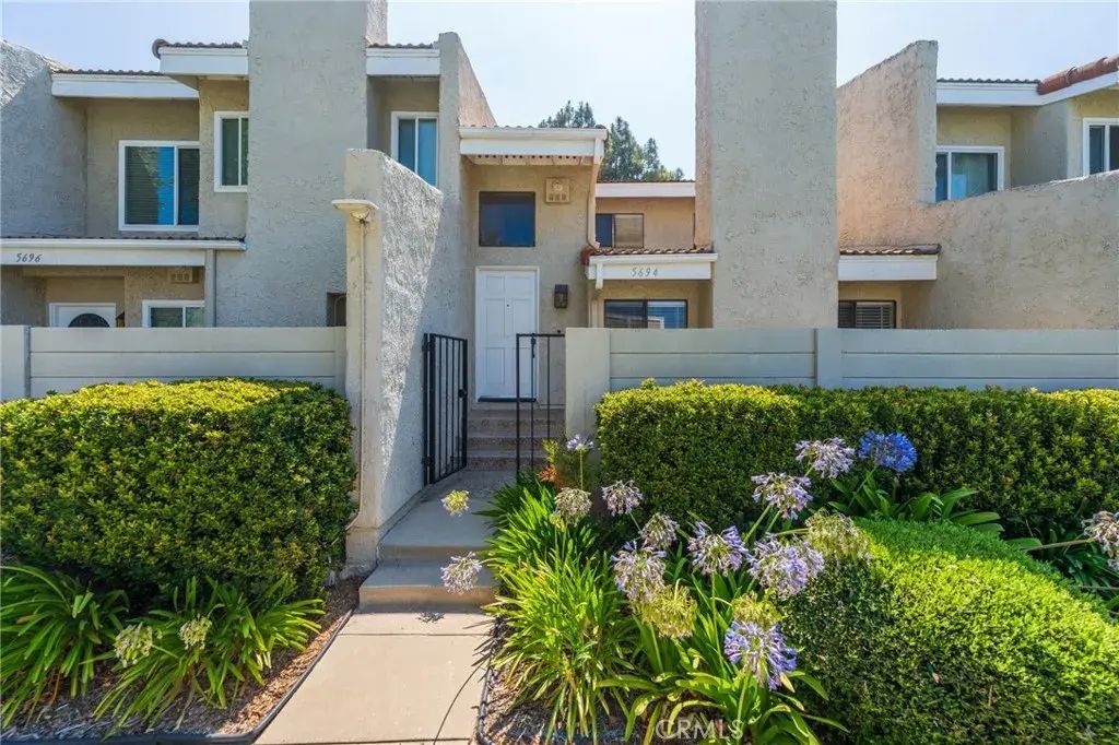 5694 E Los Angeles, Simi Valley