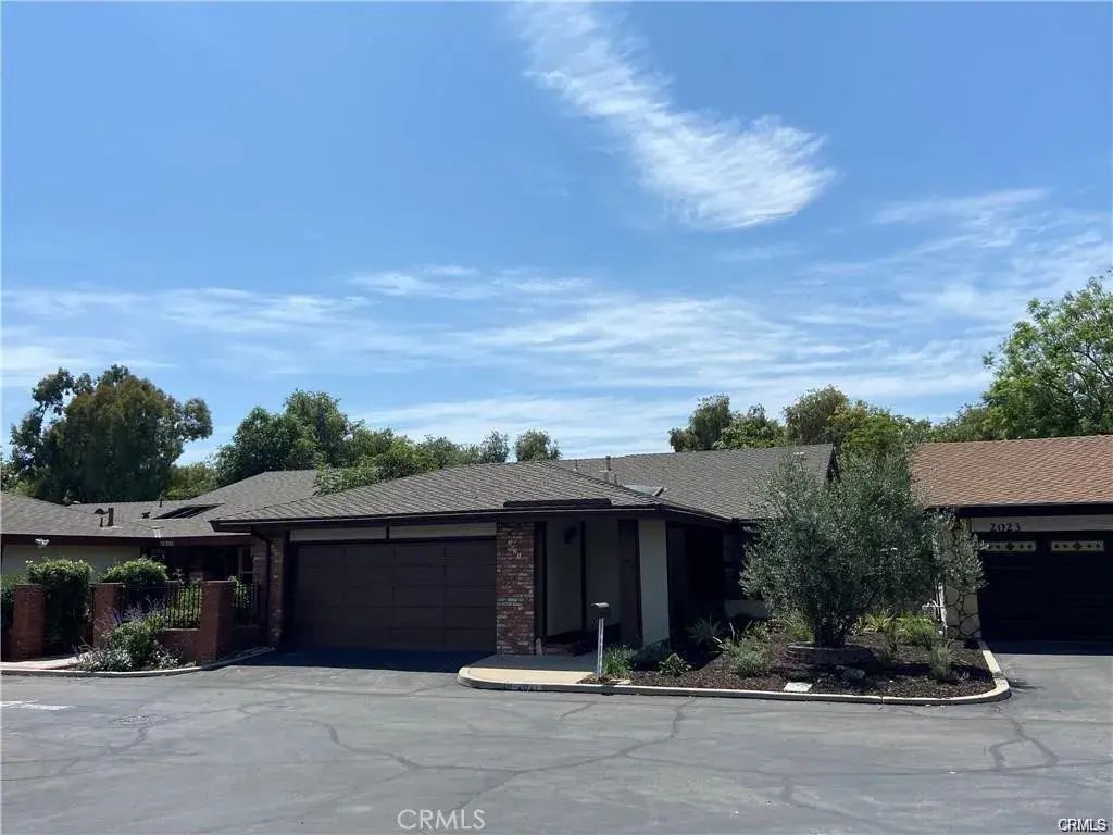 2021 Barclay Court, Santa Ana