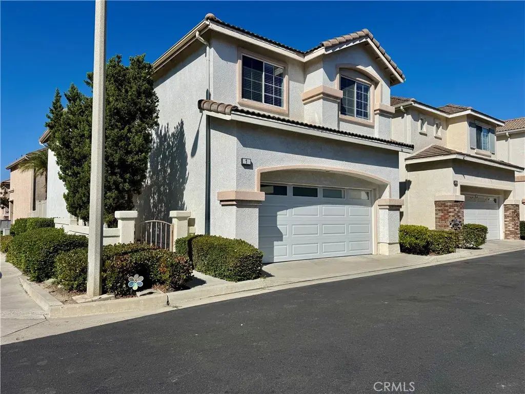 1 Montreal, Aliso Viejo