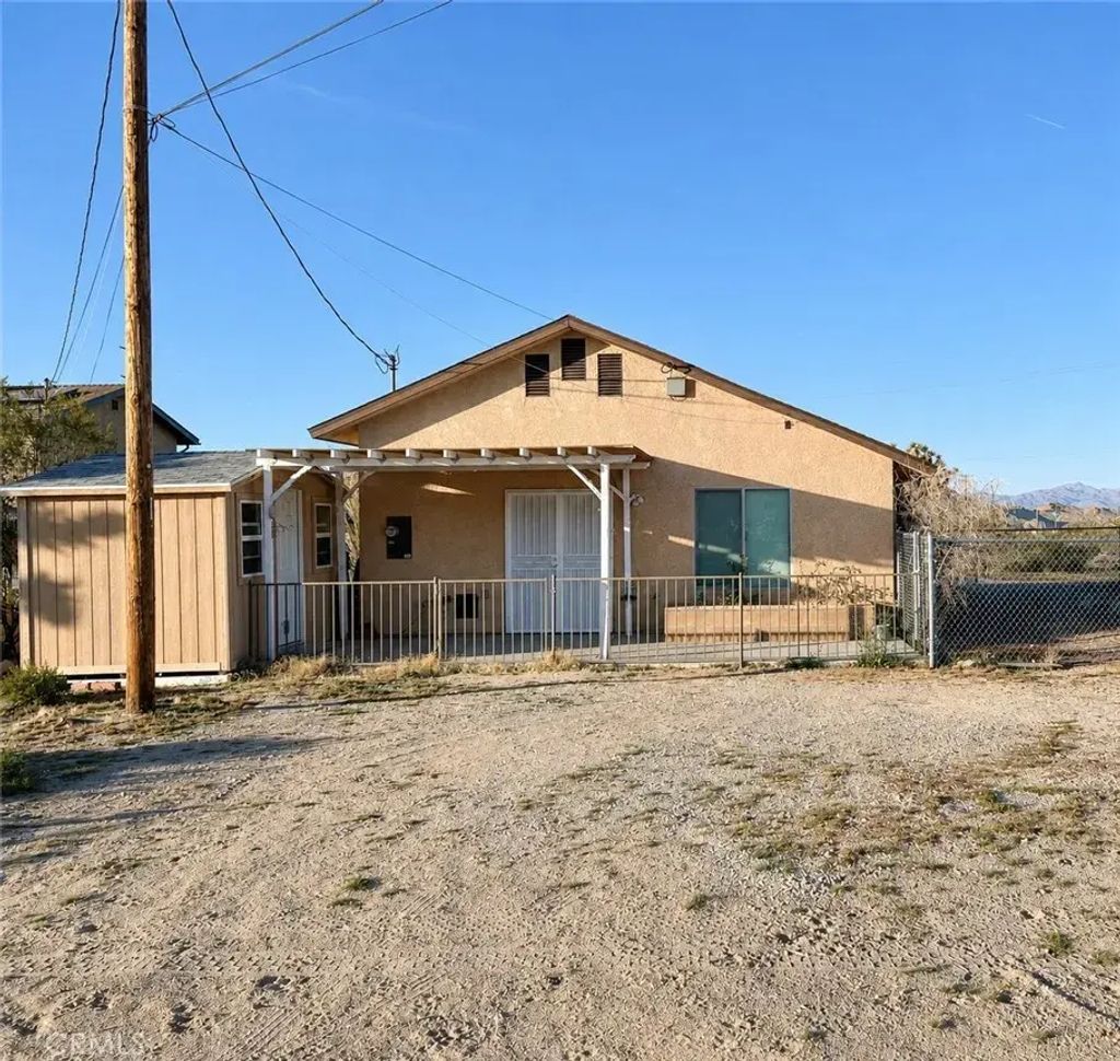 30881 Pawnee, Lucerne Valley