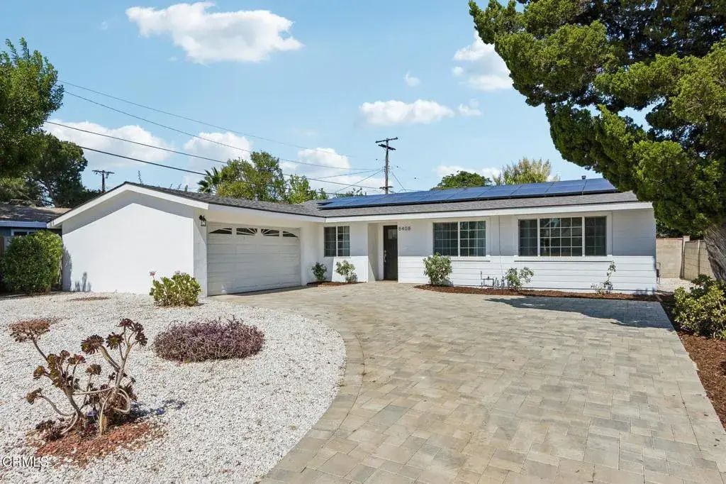 8408 Cozycroft Avenue, Los Angeles