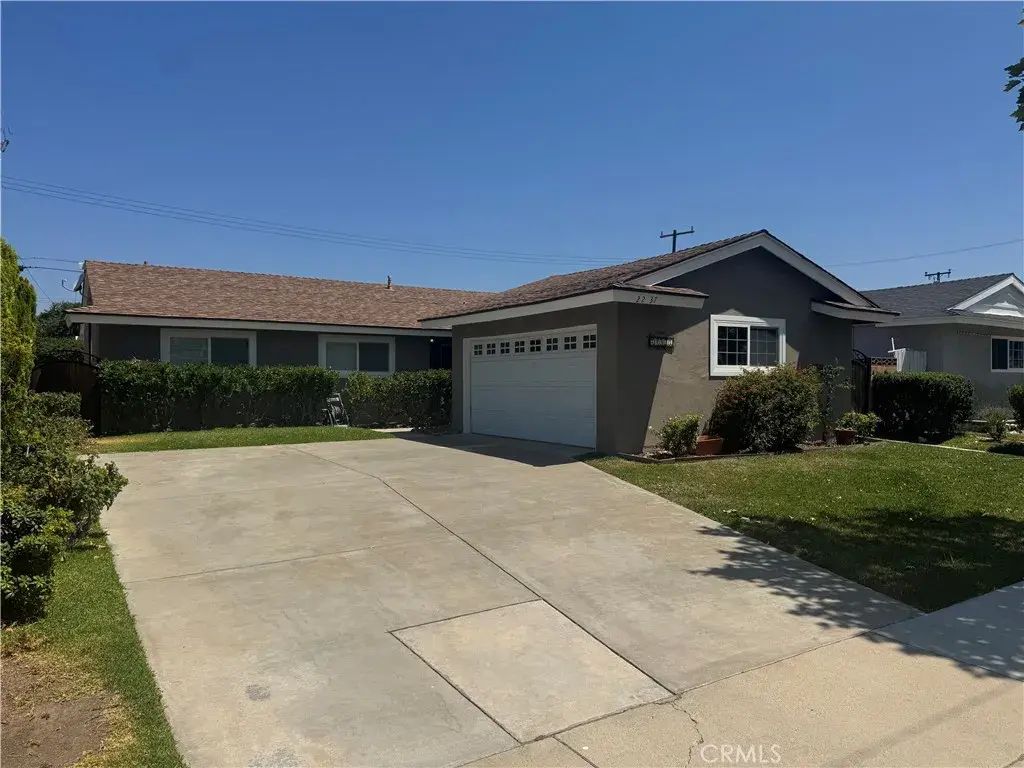 22537 Paraguay Drive, Saugus