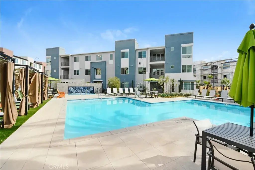 4127 E Circle Paseo 202, Ontario
