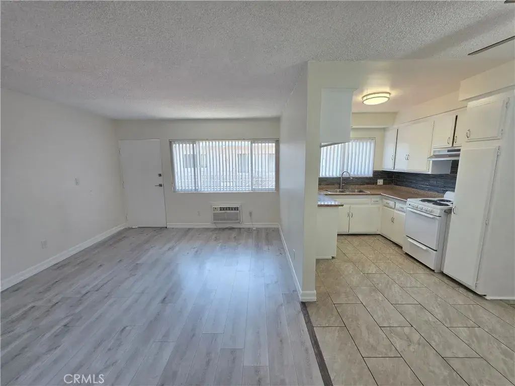15436 Vanowen 9, Van Nuys