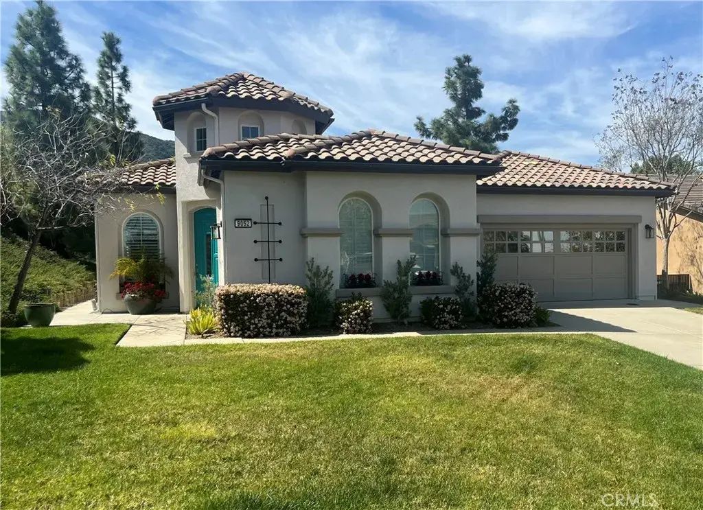 9052 Reserve, Corona