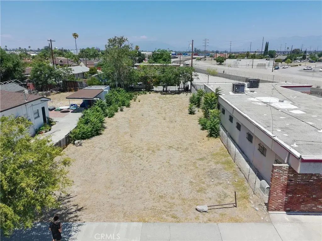 1371 N La Cadena, Colton
