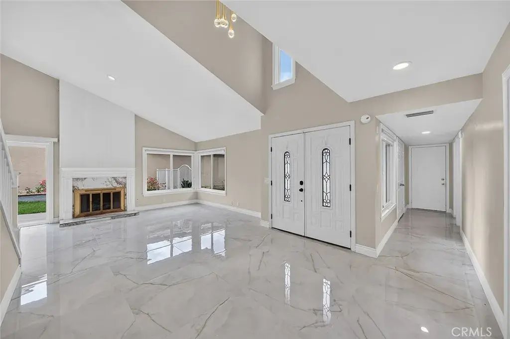 61 Sparrowhawk, Irvine