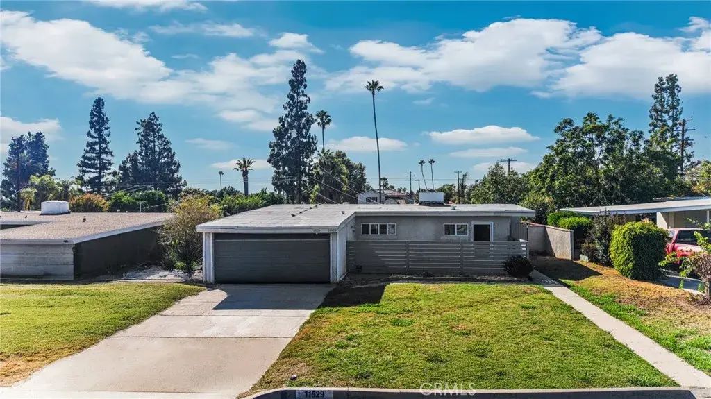 11529 Starlight Avenue, Whittier