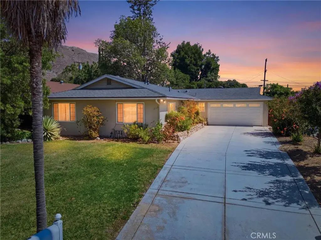 222 Green Oaks, Riverside