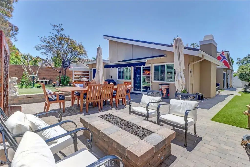 21752 Northwood Lane, Lake Forest