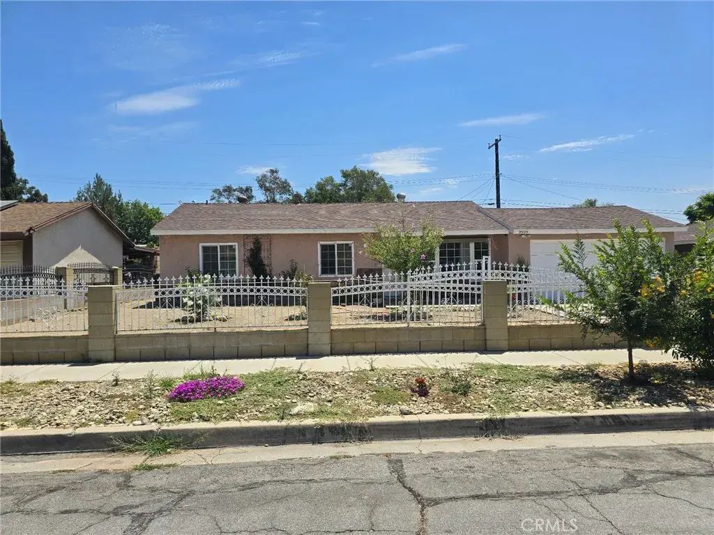 9909 Niagara Ave, Fontana