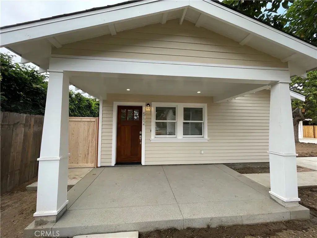 562 E Van Bibber, Orange