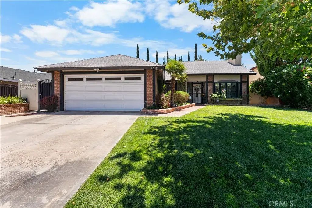 2038 E Avenue R12, Palmdale