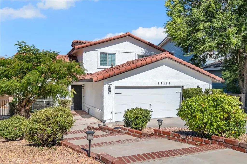 13205 Alta Vista, Victorville