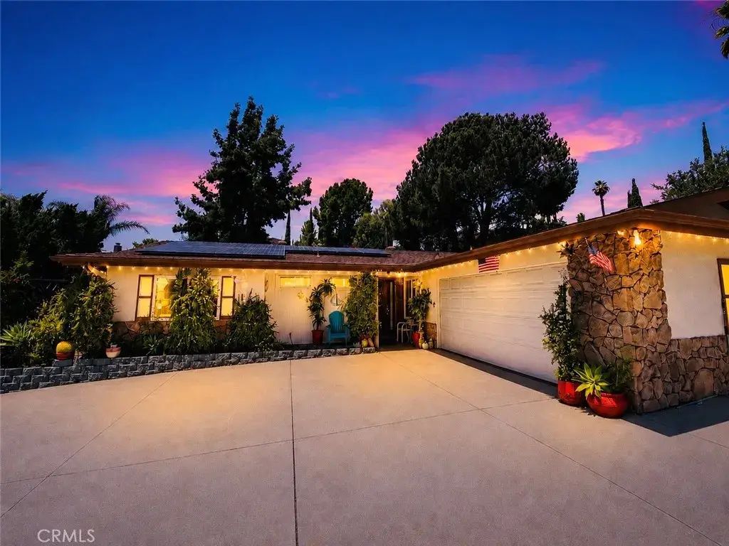 1496 E El Norte Parkway, Escondido