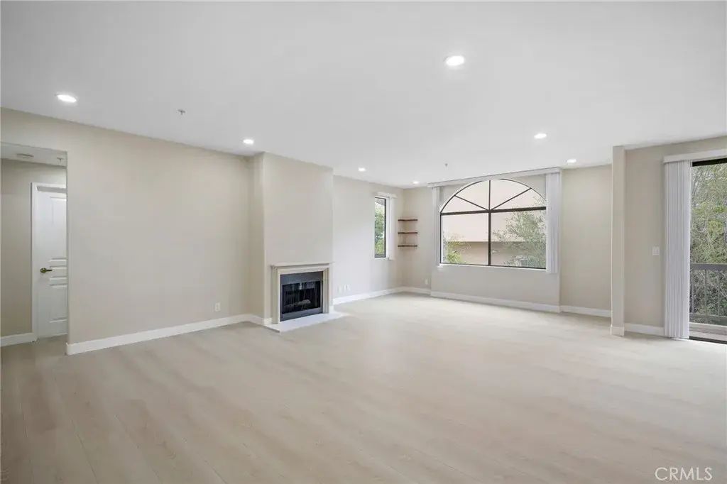 1114 Campbell Street 206, Glendale