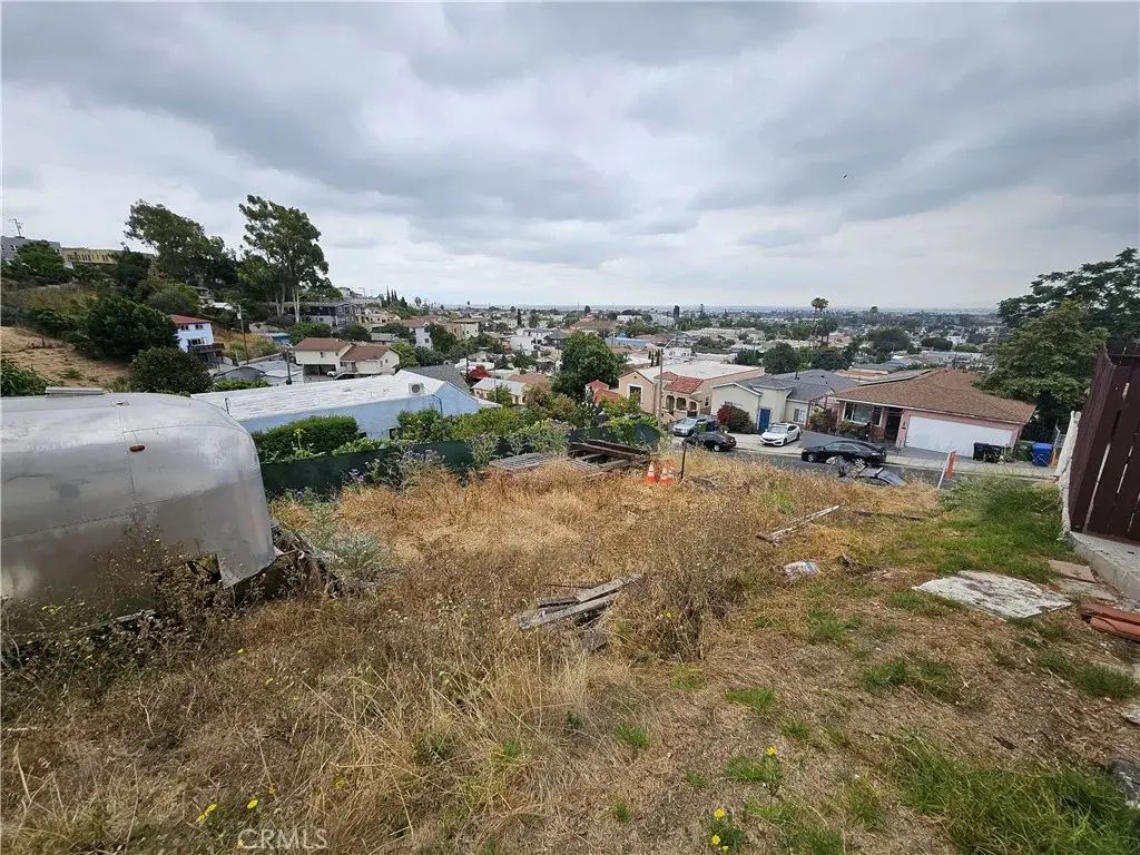 1142 N Stone, Los Angeles
